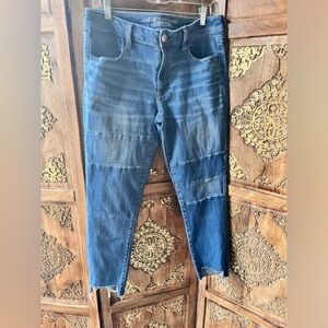 womens size 12 American eagle jeans with super stretch